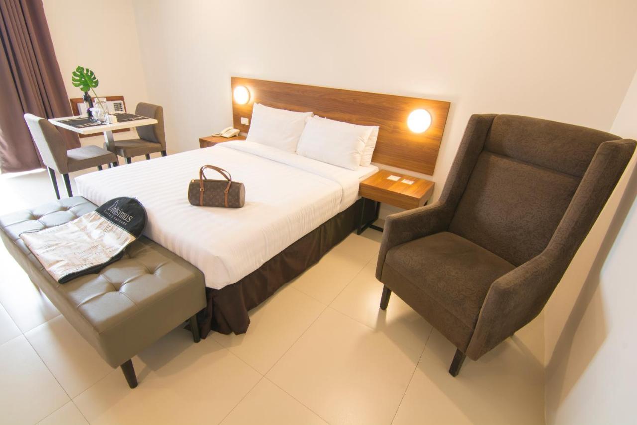 Mango Suites Cauayan Exteriér fotografie